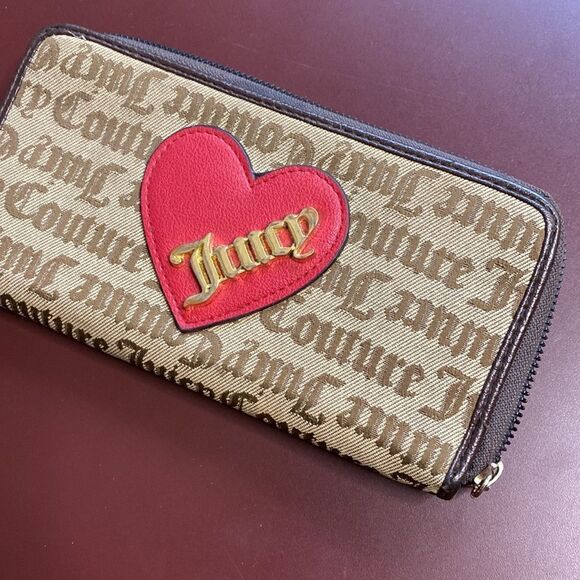 JUICY COUTURE Cross My Heart Wallet - Picture 12 of 13